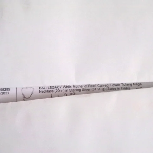 BALI LEGACY WHITE MOTHER OF PEARL CARVED FLOWER NECKLACE - Picture 9 of 9